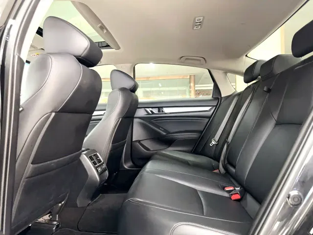 Honda Accord — Фото автомобиля 10