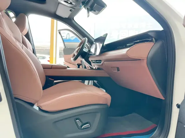 Changan Changan UNI-Z New Energy 2024 Blue Whale Smart Electric iDD 125km Excellence Model — Фото автомобиля 11