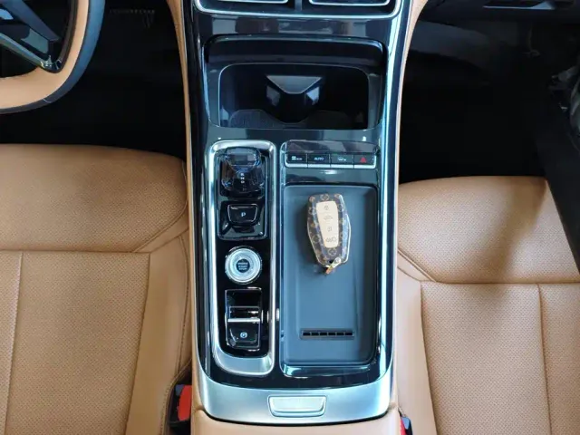 Geely Boyue L — Фото автомобиля 16