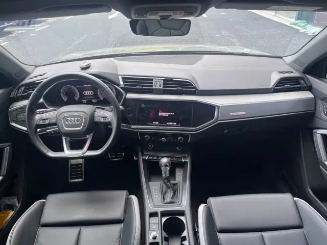 Audi Q3 — Фото автомобиля 3