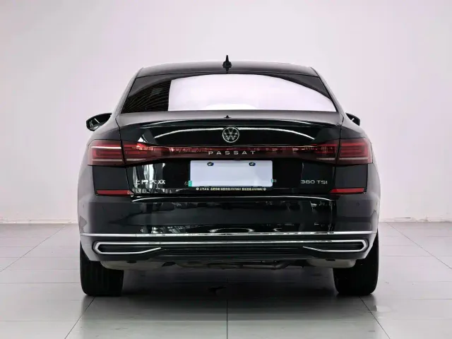 Volkswagen Passat — Фото автомобиля 7