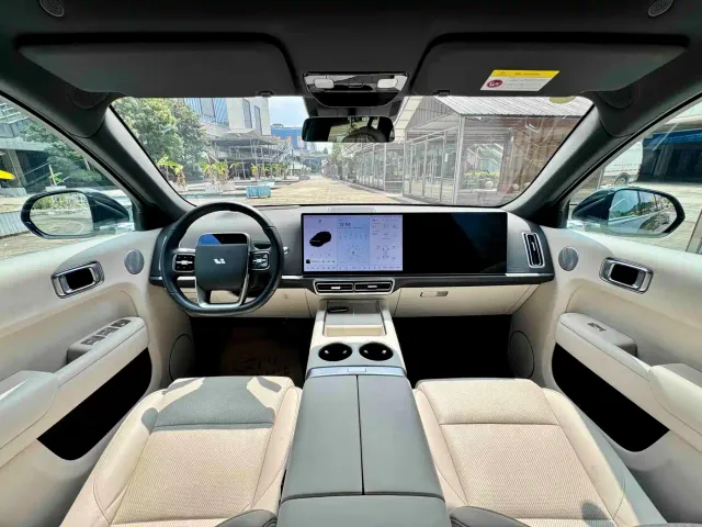 Li Auto L7 — Фото автомобиля 8