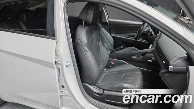 Hyundai Avante CN7 — Фото автомобиля 16