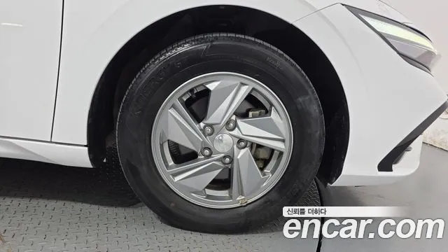 Hyundai Avante CN7 — Фото автомобиля 6