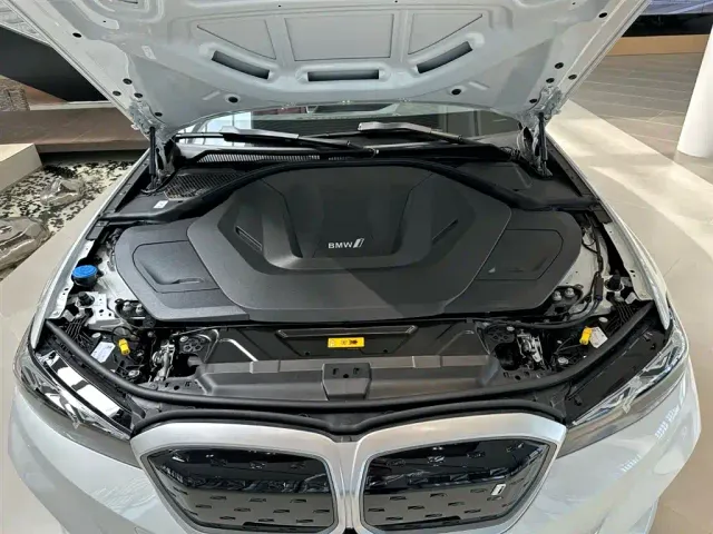BMW i3 — Фото автомобиля 12