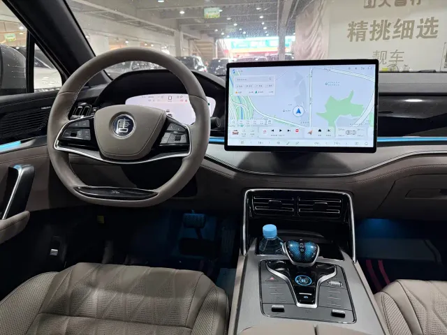 BYD Tang — Фото автомобиля 6