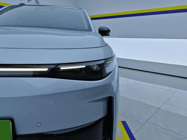 Leapmotor C16 — Фото автомобиля 5