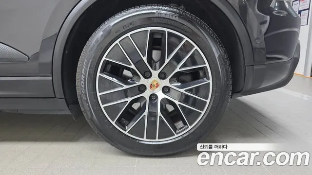 Porsche Macan — Фото автомобиля 6
