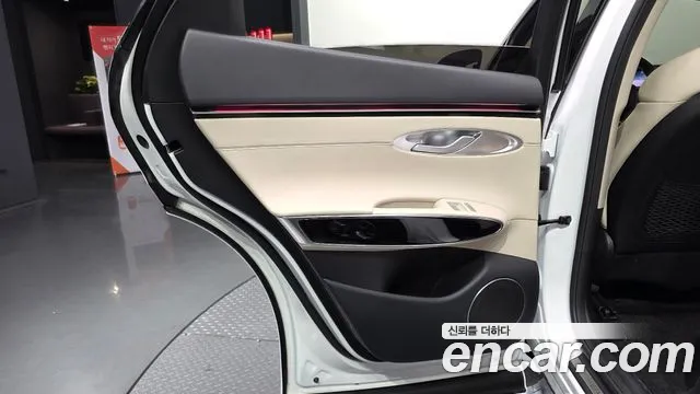 Genesis GV70 — Фото автомобиля 14