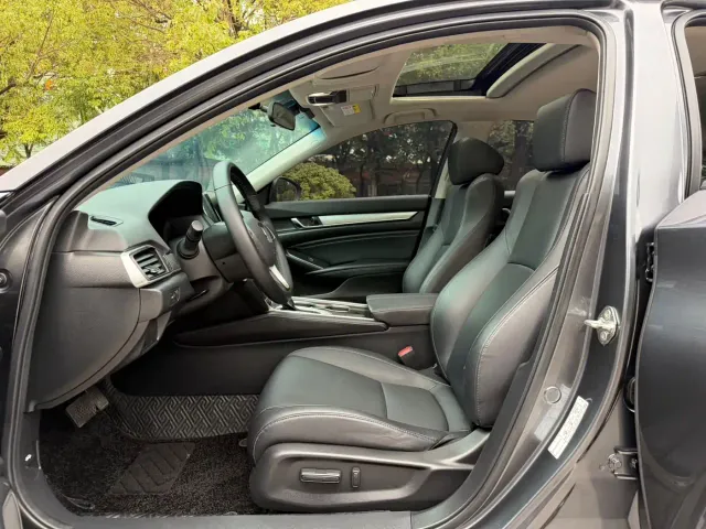 Honda Accord — Фото автомобиля 11