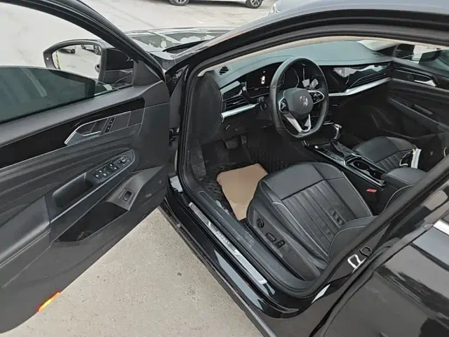 Volkswagen Passat — Фото автомобиля 15