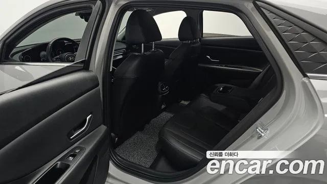 Hyundai Avante CN7 — Фото автомобиля 18