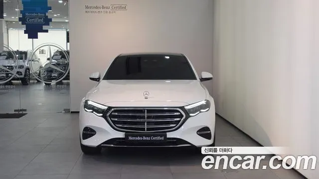 Mercedes-Benz E-Class — Фото автомобиля 3