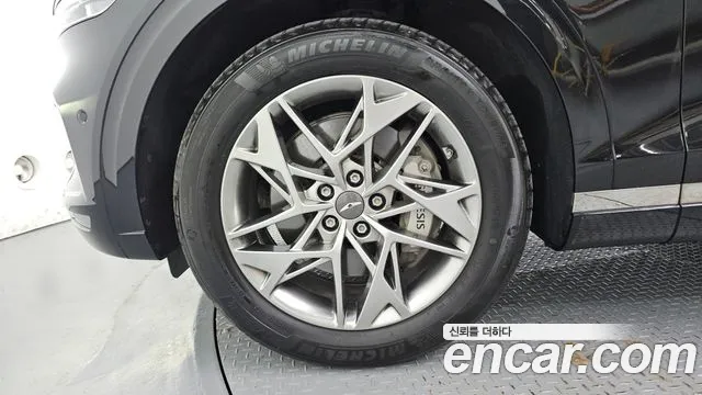 Genesis GV70 2.5T Бензин AWD — Фото автомобиля 3