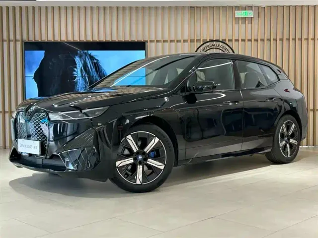 Фотография автомобиля — BMW iX