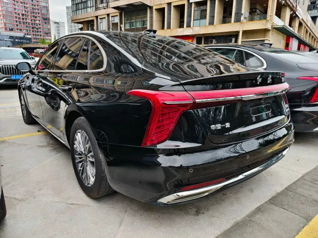 Hongqi H5 — Фото автомобиля 16