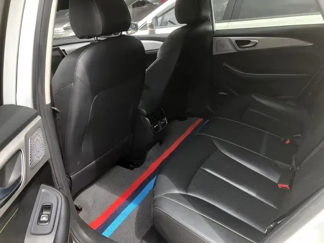 Roewe i6 MAX — Фото автомобиля 3