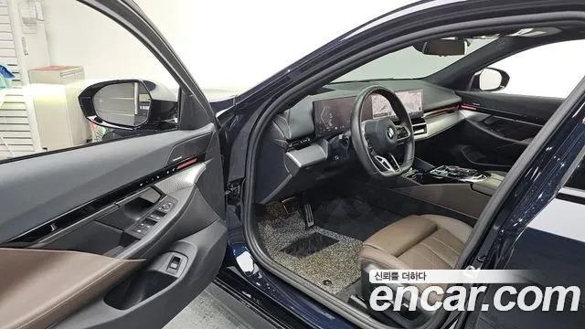 BMW 5-Series 5 серия (G60) 523d M Sport — Фото автомобиля 10