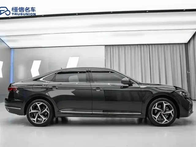 Volkswagen Passat — Фото автомобиля 4