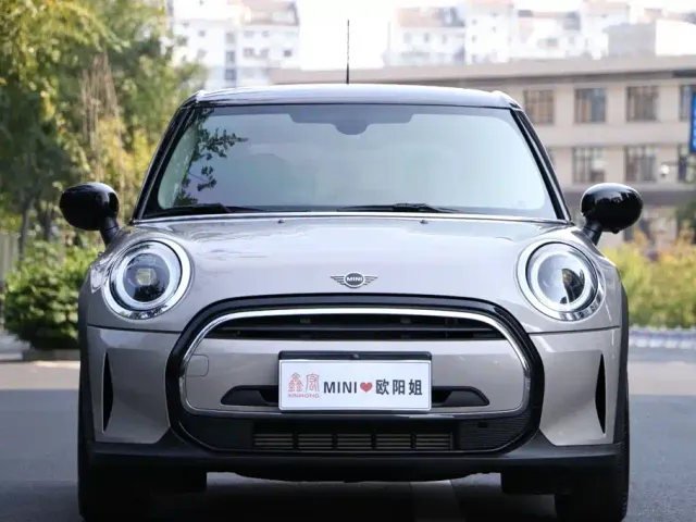 MINI Hatch — Фото автомобиля 2