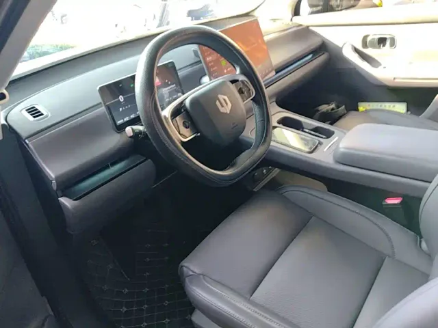 Leapmotor C10 — Фото автомобиля 14