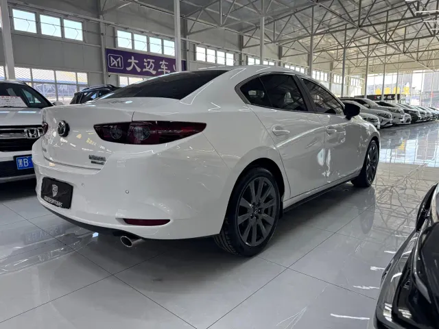 Mazda Axela — Фото автомобиля 5