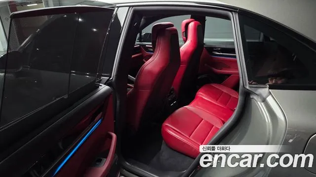Porsche Macan Electric — Фото автомобиля 26