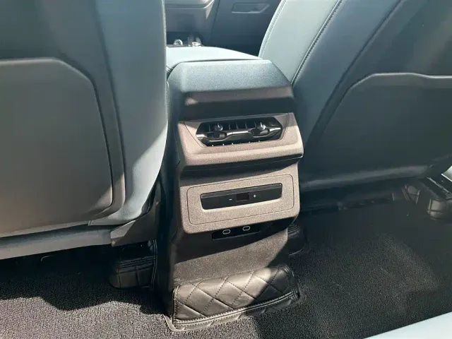 Audi Q6L e-tron — Фото автомобиля 12