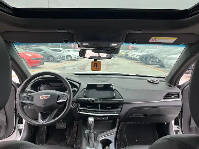 Cadillac CT4 — Фото автомобиля 11