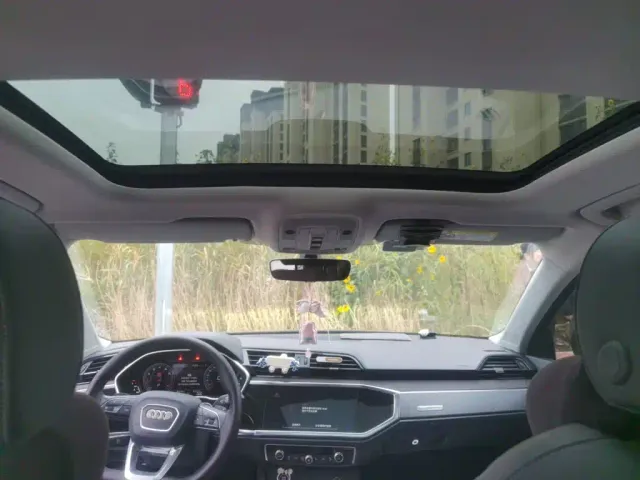 Audi Q3 — Фото автомобиля 14