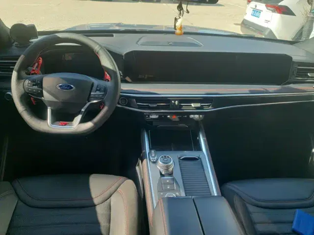 Ford Explorer — Фото автомобиля 11