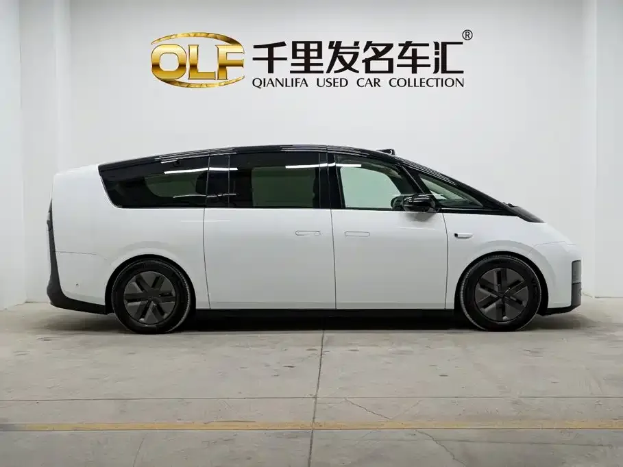 Li Auto Li Auto MEGA 2024 Ultra — Фото автомобиля 8