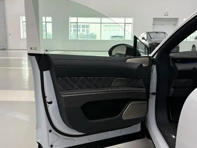 Nio ET9 — Фото автомобиля 14