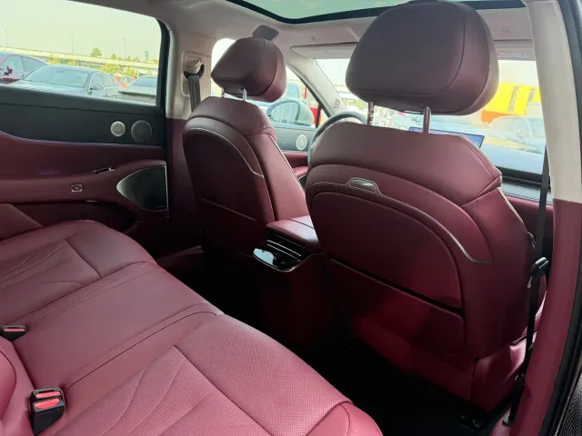 Voyah Zhuiguang L — Фото автомобиля 8