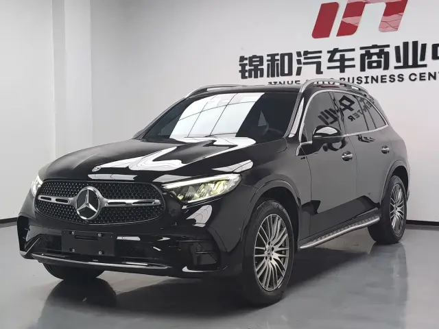 Фотография автомобиля — Mercedes-Benz GLC-Class