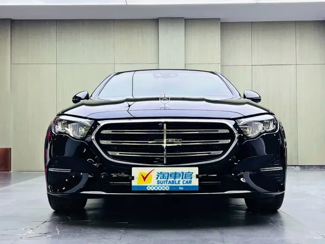 Mercedes-Benz E-Class — Фото автомобиля 2