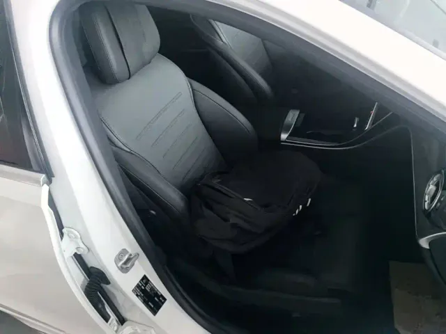 Mercedes-Benz C-Class — Фото автомобиля 24