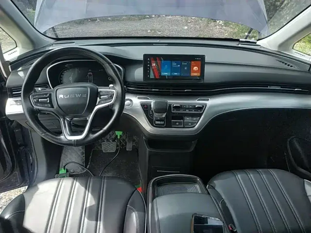 Roewe iMAX8 — Фото автомобиля 9