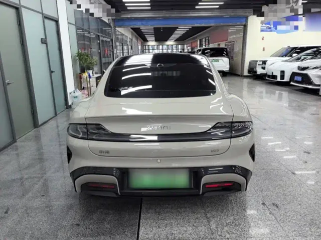 Xiaomi SU7 — Фото автомобиля 5