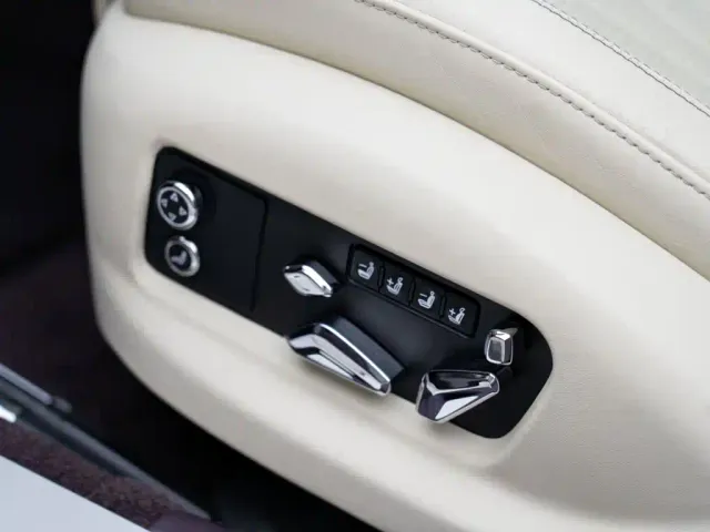 Bentley Flying Spur — Фото автомобиля 10