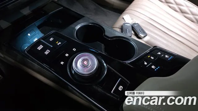 Kia K8 Hybrid — Фото автомобиля 9