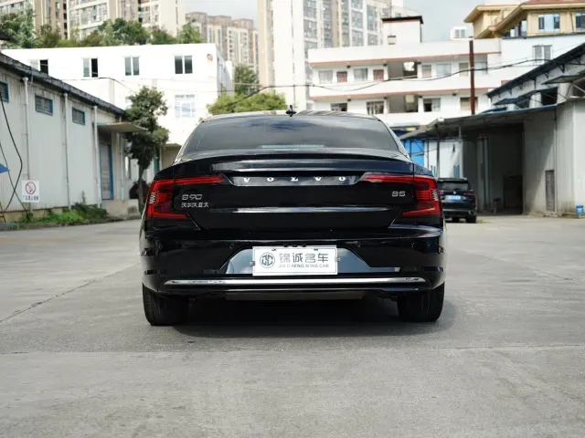 Volvo S90 — Фото автомобиля 8