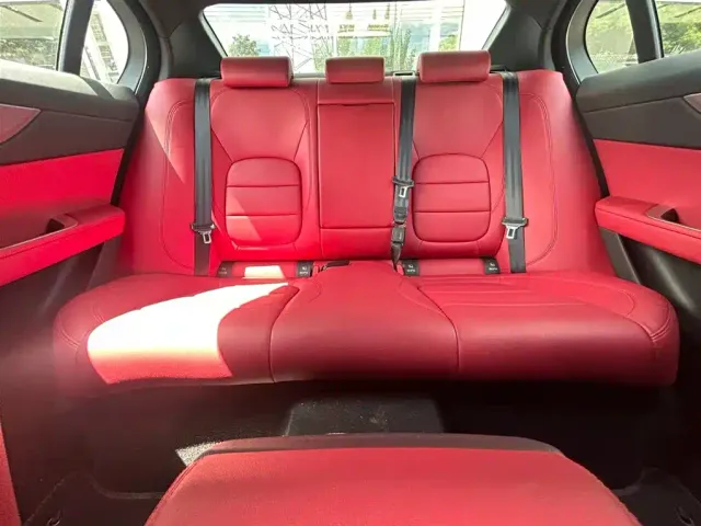 Jaguar XEL — Фото автомобиля 12