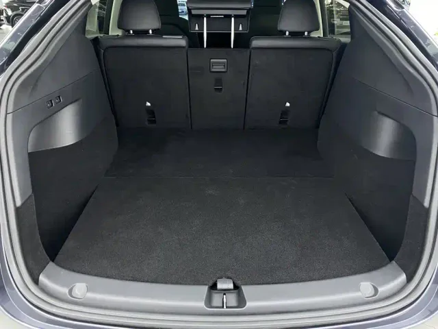 Tesla Model Y — Фото автомобиля 27