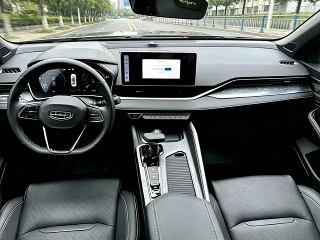 Geely Xingrui — Фото автомобиля 4