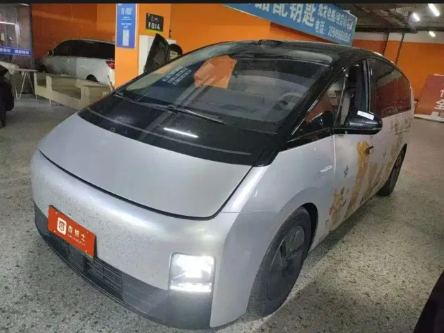 Фотография автомобиля — Li Auto MEGA