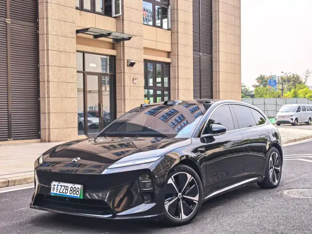 Фотография автомобиля — Nio ET5 Touring