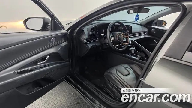 Hyundai Avante CN7 — Фото автомобиля 10