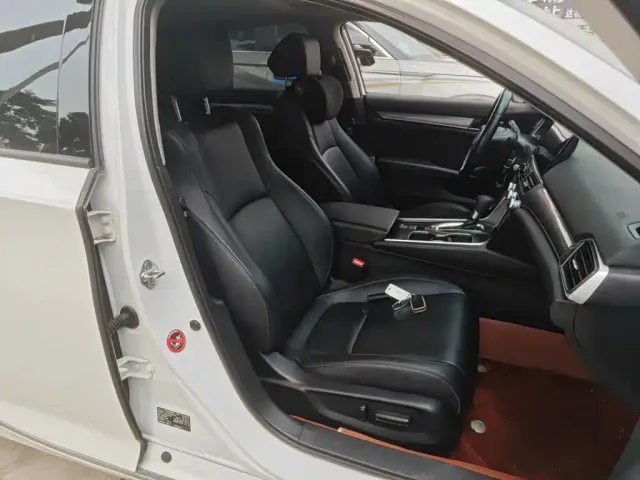 Honda Accord — Фото автомобиля 24