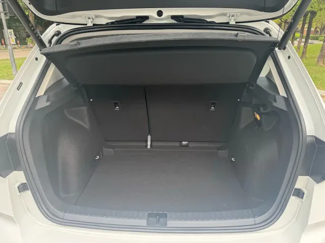 Volkswagen Tharu — Фото автомобиля 15